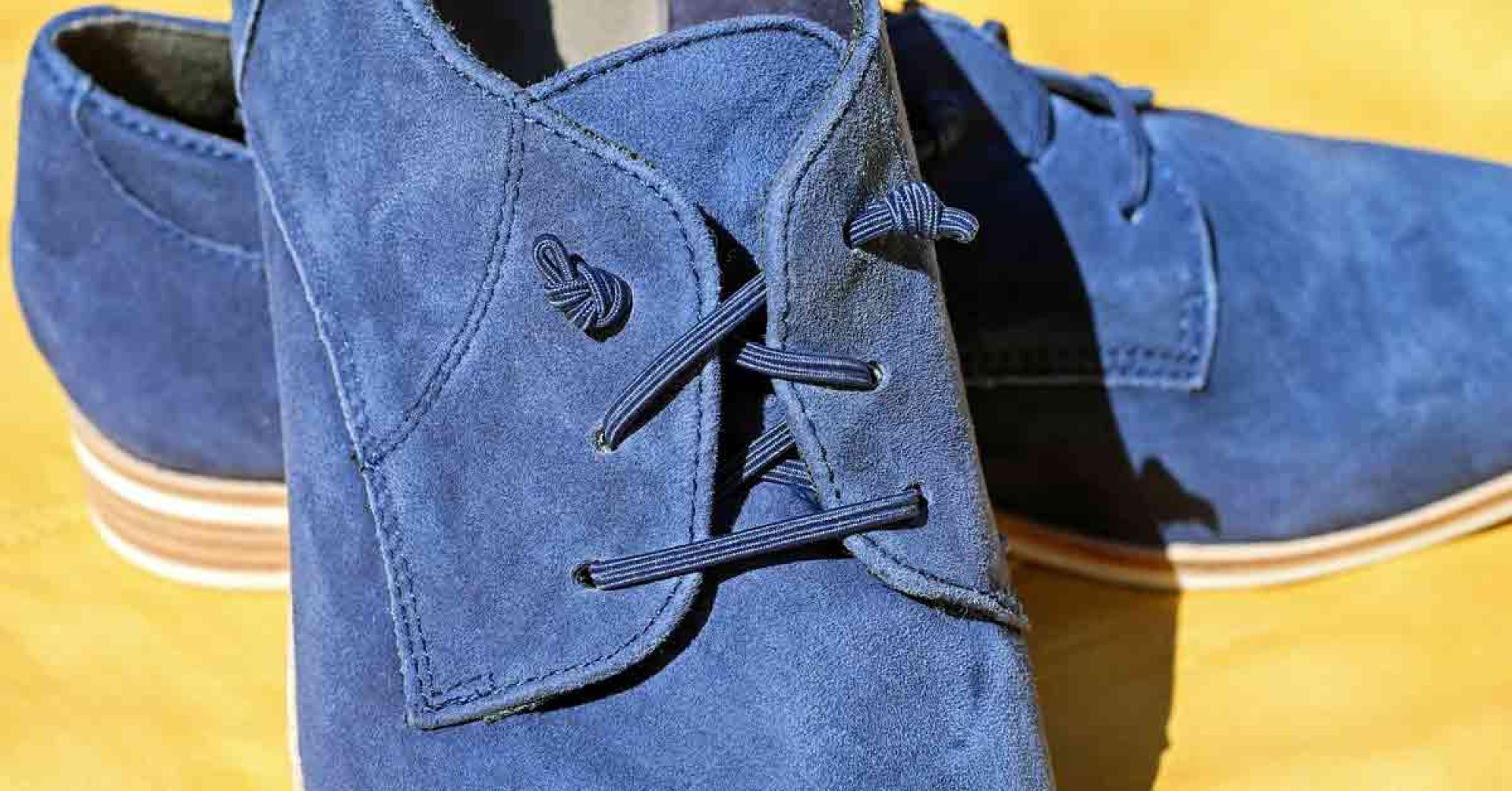 Kleurrijke schoenen voor kleurrijke man
