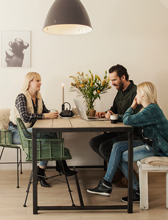 Campagne koopsom gezin intermediair 168 Gezin bij tafel over koopsom