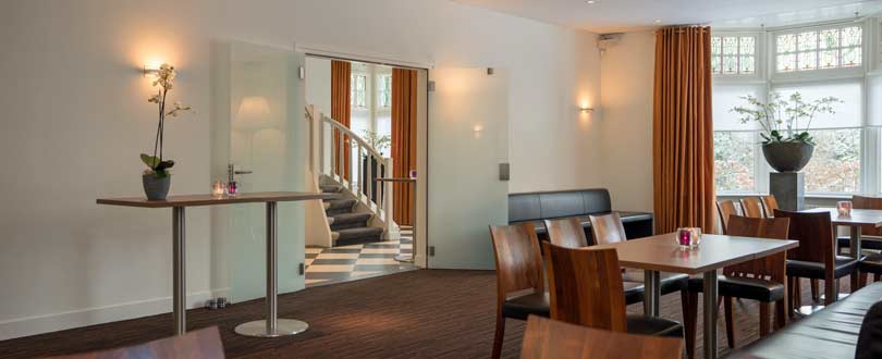 Uitvaartcentrum Bussum aula en koffiekamer Uitvaartcentrum Bussum aula en koffiekamer