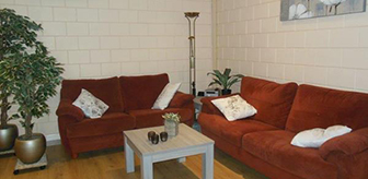 Huiselijke kamer in uitvaartcentrum Nieuwkoop Huiselijke kamer in uitvaartcentrum Nieuwkoop