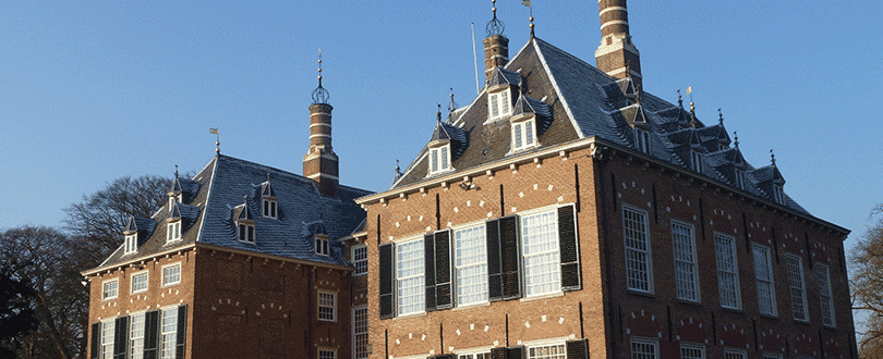 bruin_gebouw_john_heskes Mooi bruin gebouw, uitvaartverzorger John Heskes