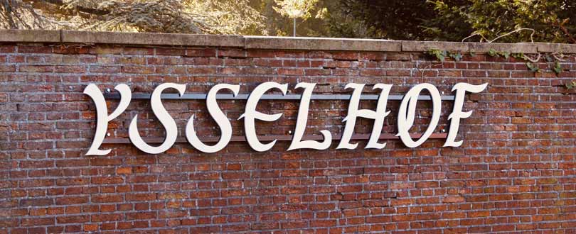 Letters begraafplaats IJsselhof Gouda terug