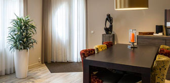 Uitvaartcentrum Epe mediabox interieur Het huiskamerinterieur van uitvaartcentrum Epe