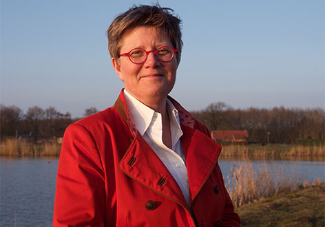 Francien Weber uitvaartverzorger mediabox groot Francien Weber uitvaartverzorger
