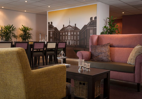 Uitvaartcentrum Apeldoorn mediabox groot Ontvangstruimte in uitvaartcentrum Apeldoorn