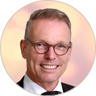 Uitvaartverzorger Dick Huizinga